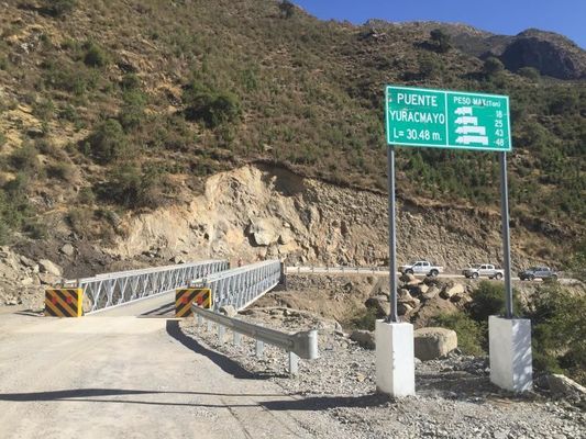 Pont préfabriqué en treillis en acier avec une portée de 6 à 60 mètres Charge conçue HL93 Avec des options de pont en acier ou en bois pour une construction durable